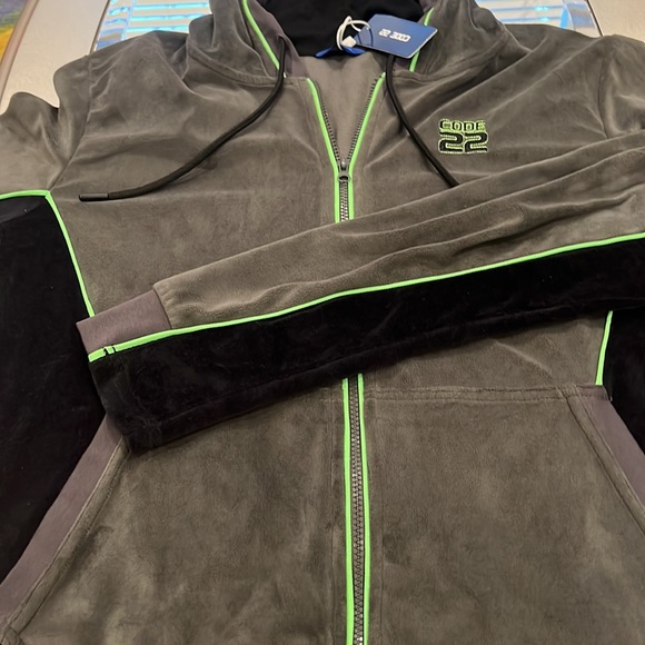 NWT code 22 Valore zip up hoodie awesome - Picture 2 of 4